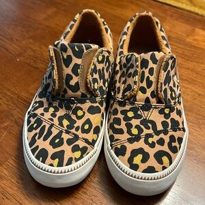 Toms youth Pasadena leopard slip ons